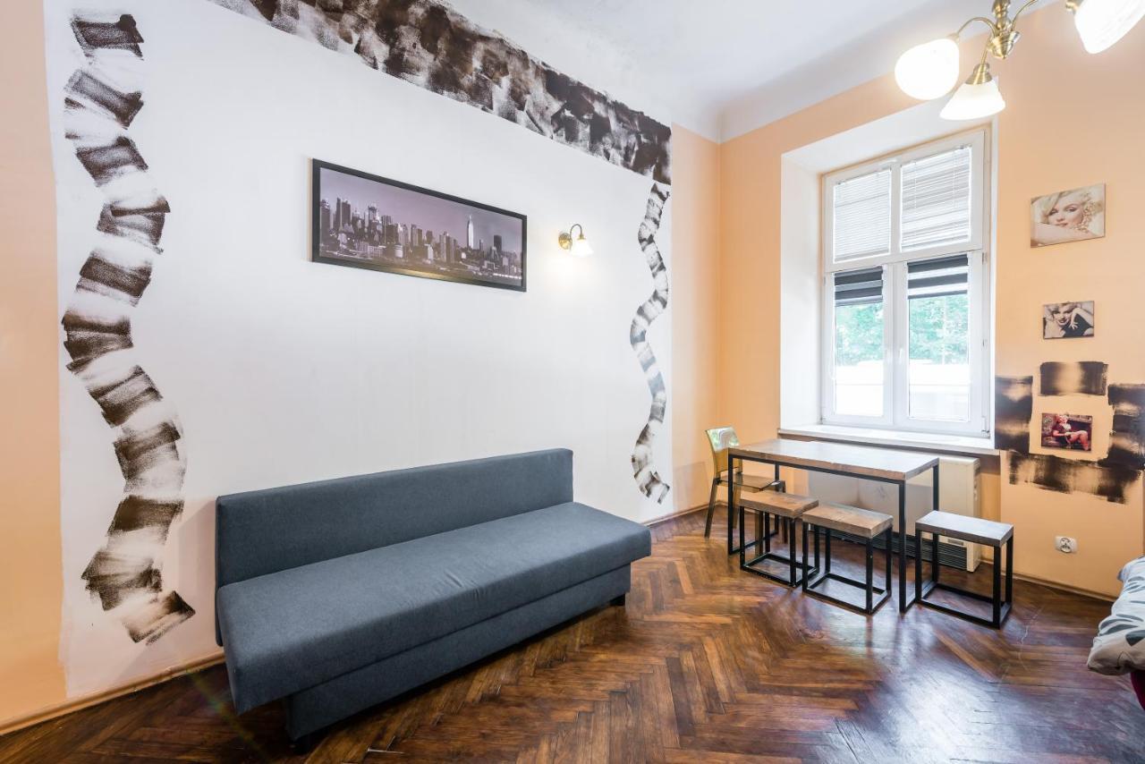 Adam12 Apartment Krakow Bagian luar foto