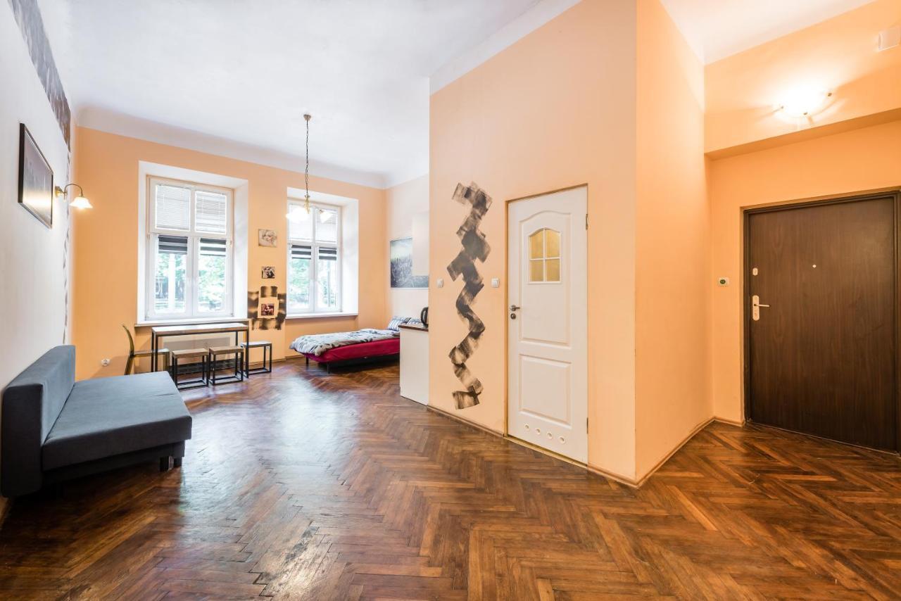 Adam12 Apartment Krakow Bagian luar foto